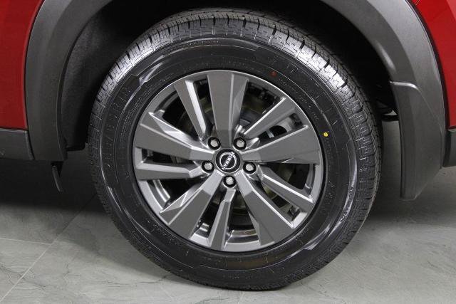 Certified 2024 Nissan Pathfinder SV w/ Black Appearance Package FWD image 15