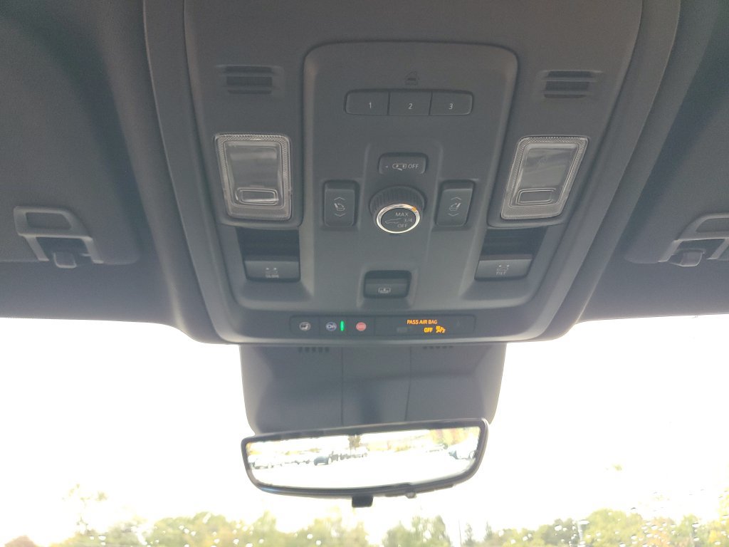 Used 2024 Cadillac Escalade Premium Luxury AWD/4WD image 27