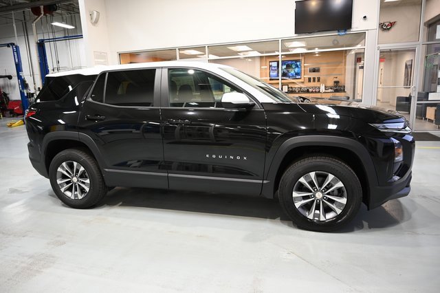 New 2026 Chevrolet Equinox LT w/ Convenience Package II image 4