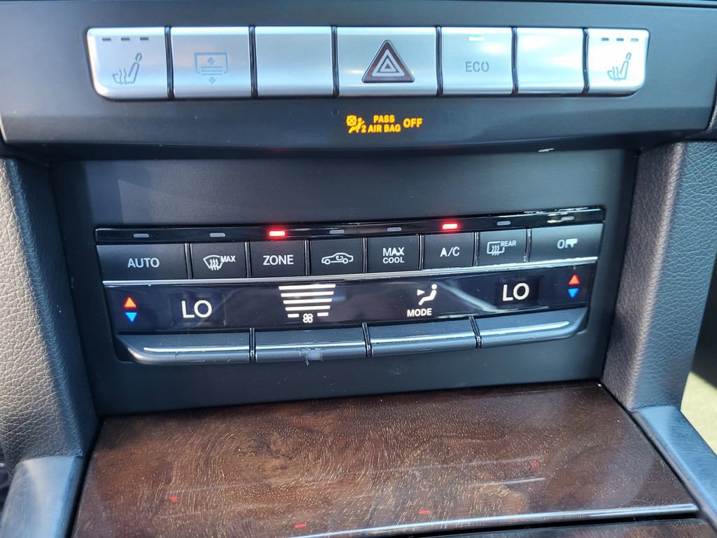 Used 2015 Mercedes-Benz E 350 4MATIC Sedan image 26