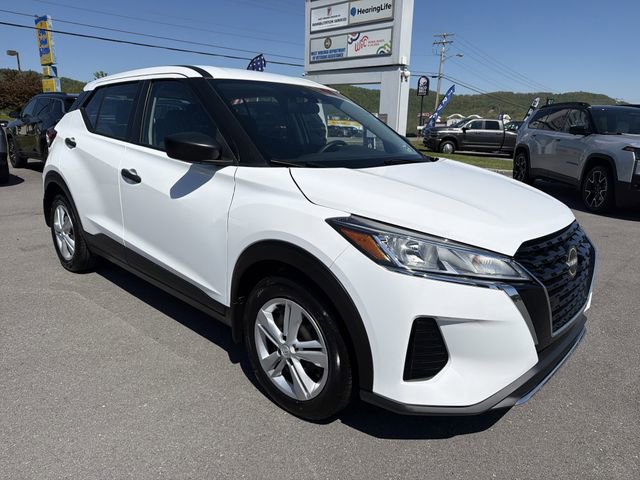Used 2023 Nissan Kicks S FWD image 3