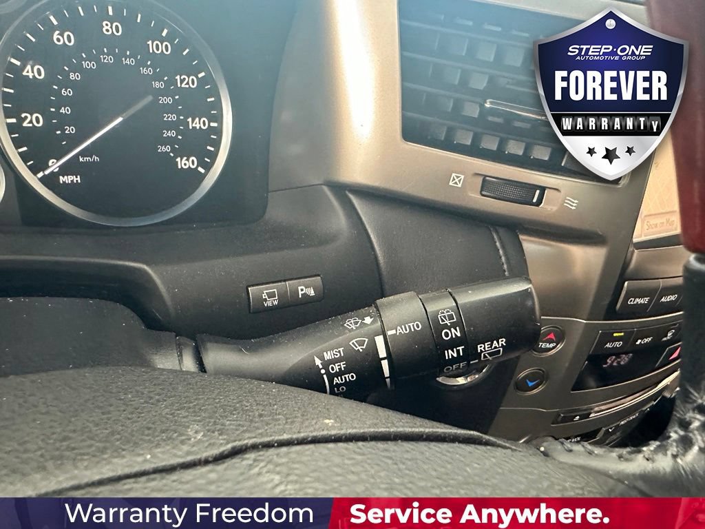 Used 2013 Lexus LX 570 4WD w/ Luxury Pkg w/Pre-crash image 22