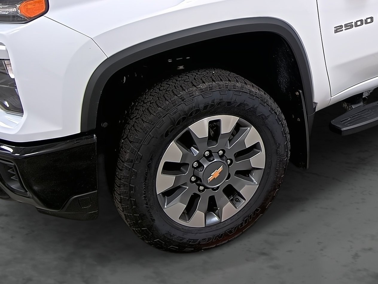 Used 2024 Chevrolet Silverado 2500 Custom w/ Custom Convenience Package image 7