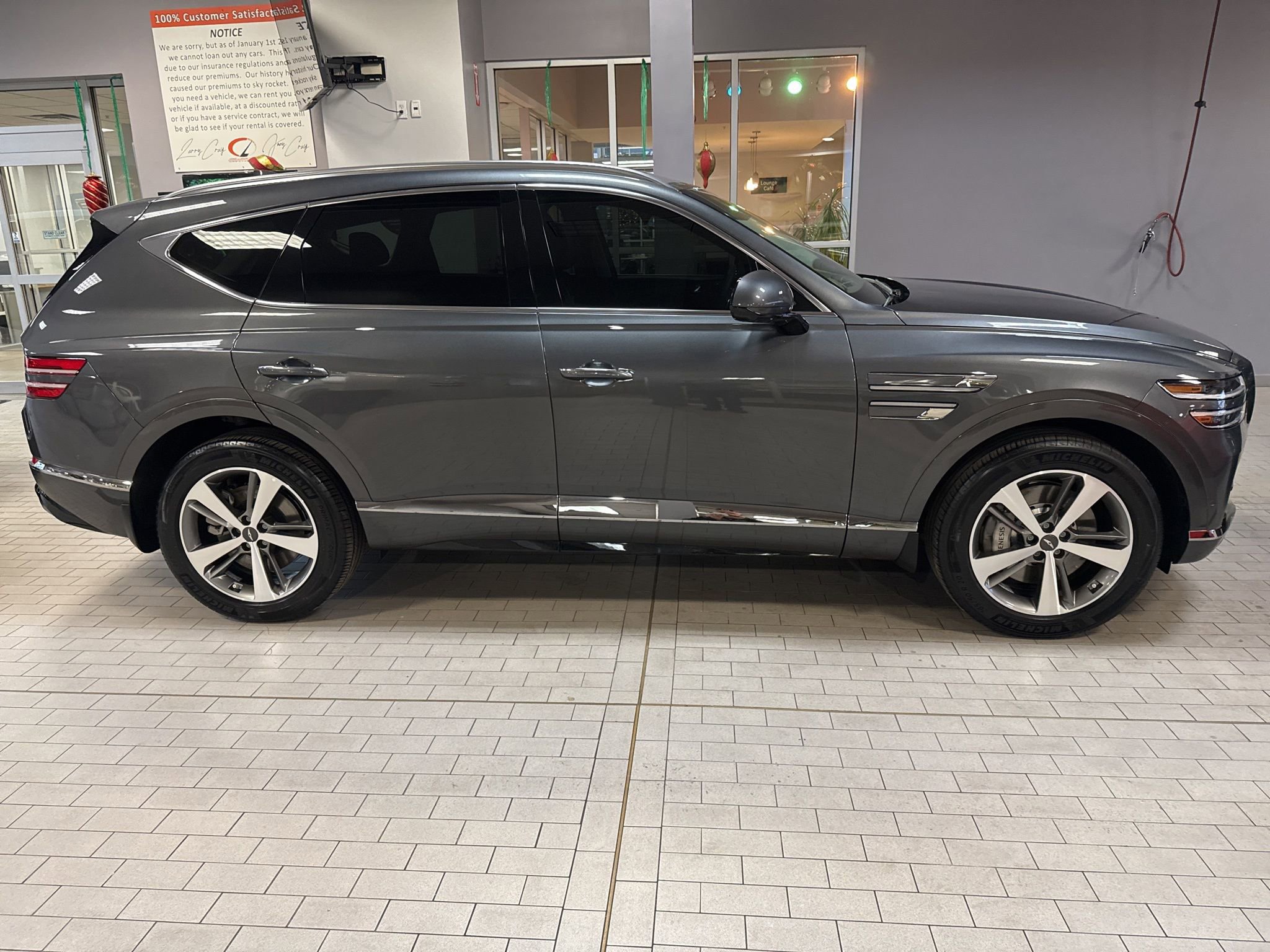 Used 2022 Genesis GV80 2.5T w/ Prestige Package 05