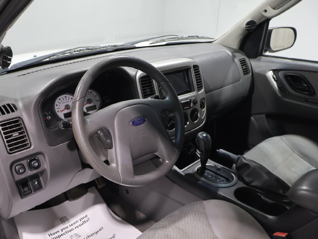 Used 2005 Ford Escape XLT AWD/4WD image 3