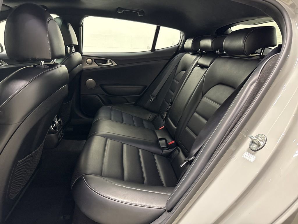Used 2021 Kia Stinger GT2 image 31