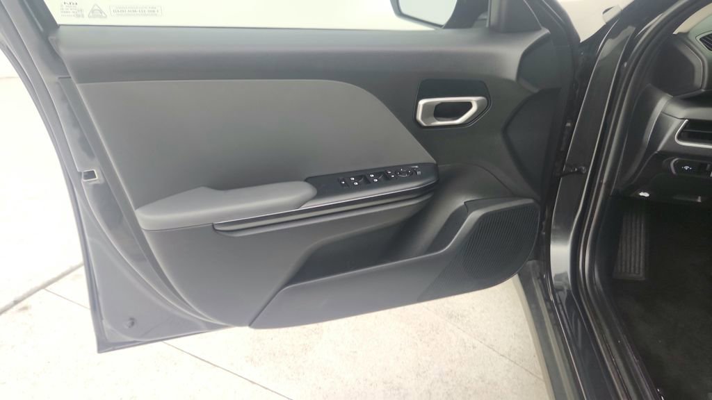 Used 2025 Kia K4 FWD image 23
