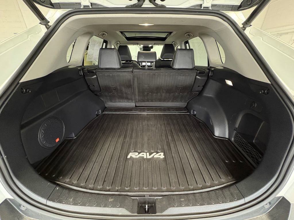 Used 2022 Toyota RAV4 Limited image 27
