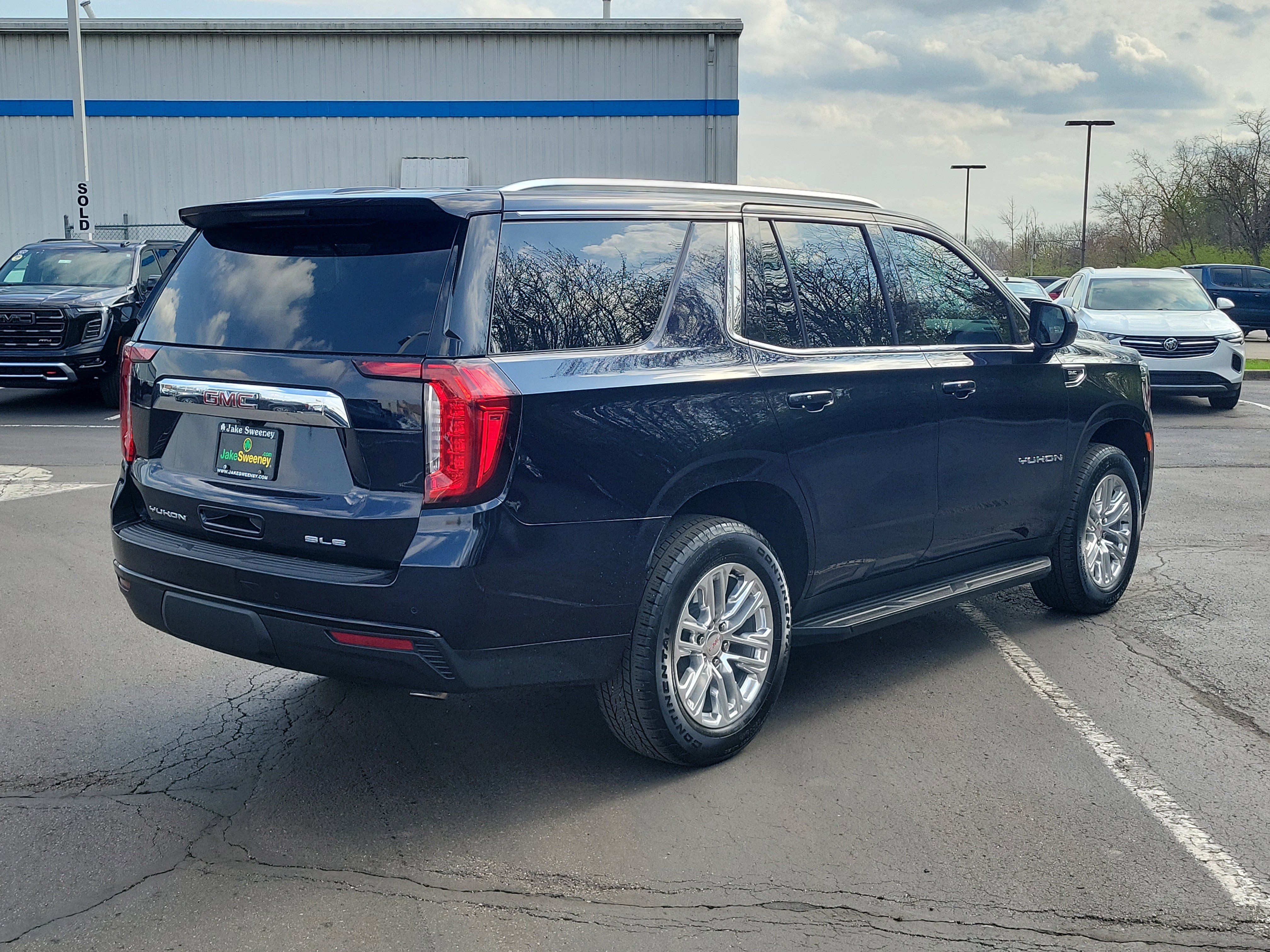 Used 2023 GMC Yukon SLE image 4