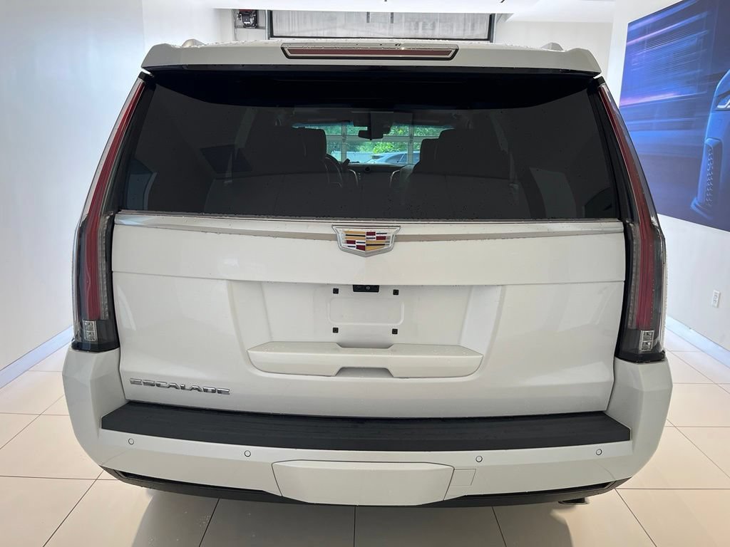 Used 2019 Cadillac Escalade Platinum AWD/4WD image 3