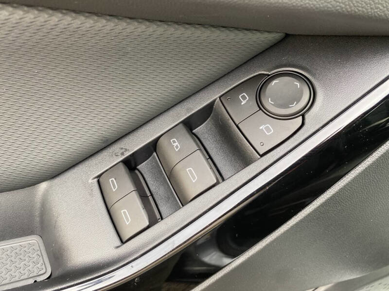 New 2026 Chevrolet Equinox LT image 24