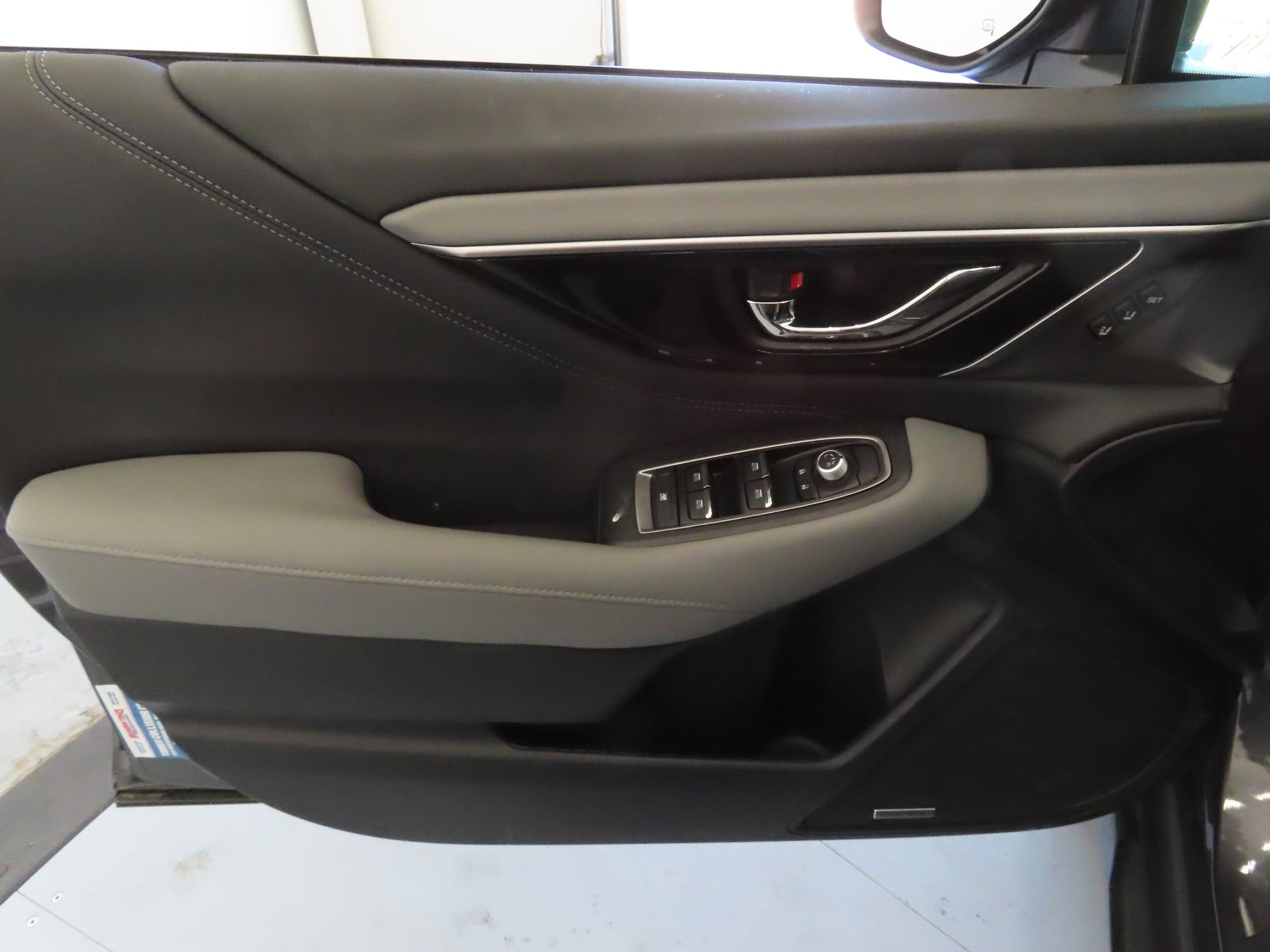 Used 2025 Subaru Outback Limited image 12