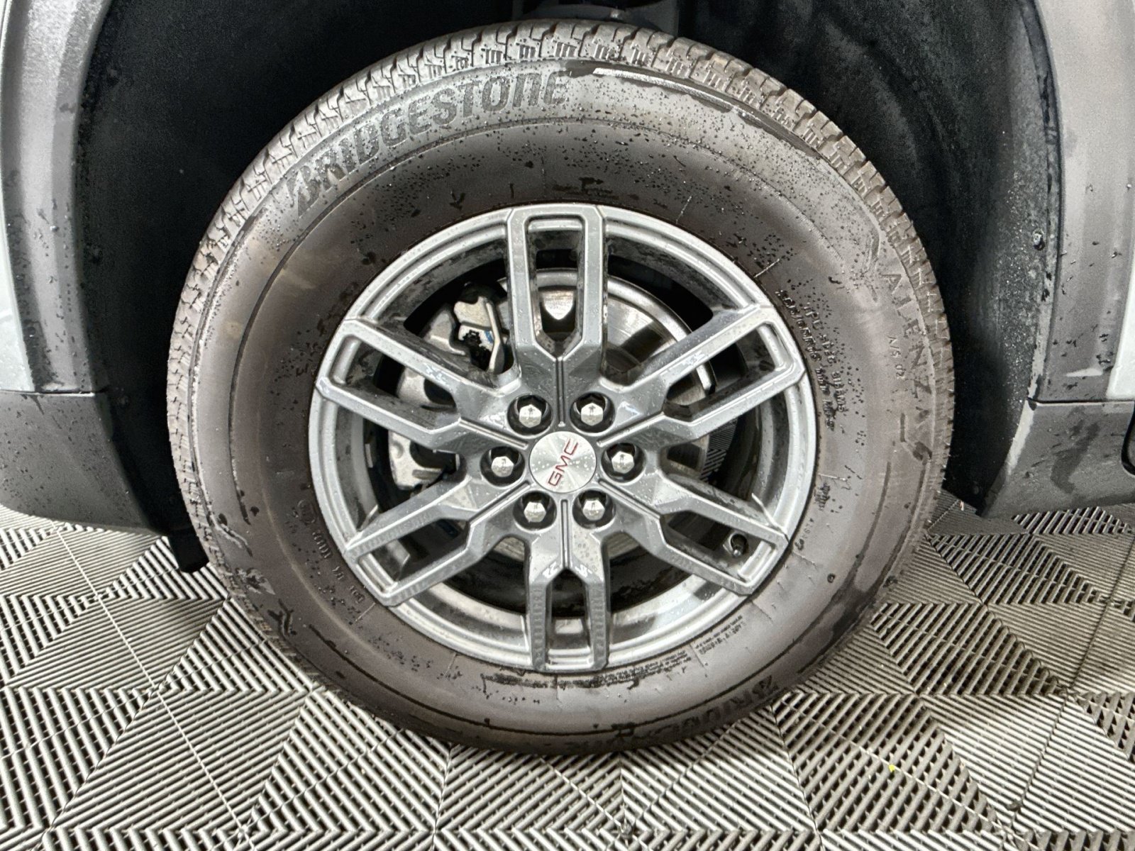 New 2025 GMC Acadia Elevation FWD image 12
