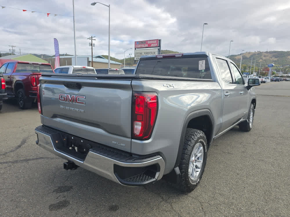 Used 2023 GMC Sierra 1500 SLE w/ Enhanced Capability Package AWD/4WD image 17