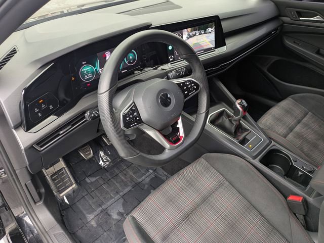 Used 2022 Volkswagen GTI SE image 11
