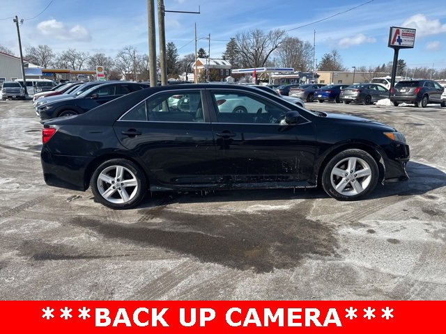 Used 2014 Toyota Camry SE image 2