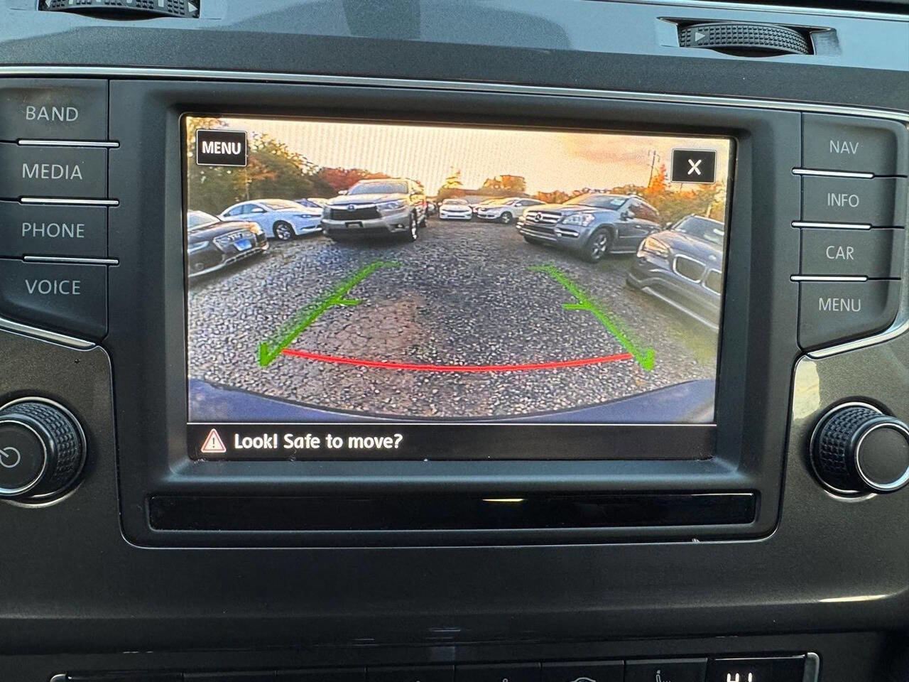 Used 2017 Volkswagen Golf Alltrack SE image 23