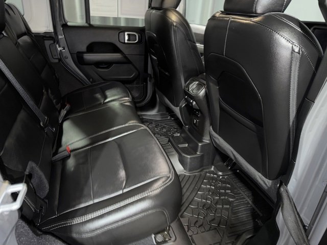 Used 2020 Jeep Wrangler Unlimited Sahara image 24