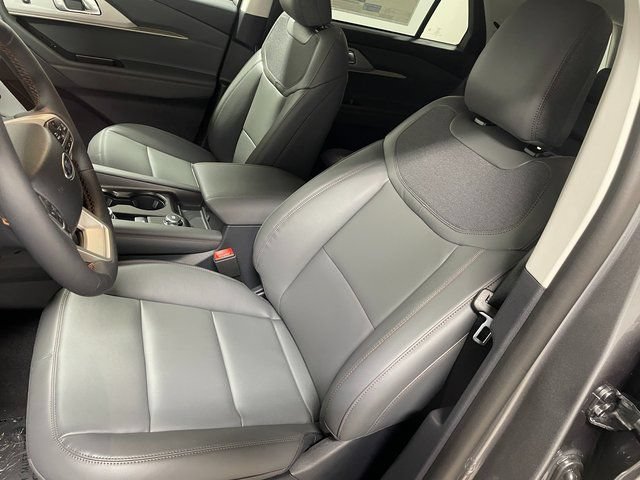 New 2026 Ford Explorer Active w/ Active Comfort Package AWD/4WD image 12