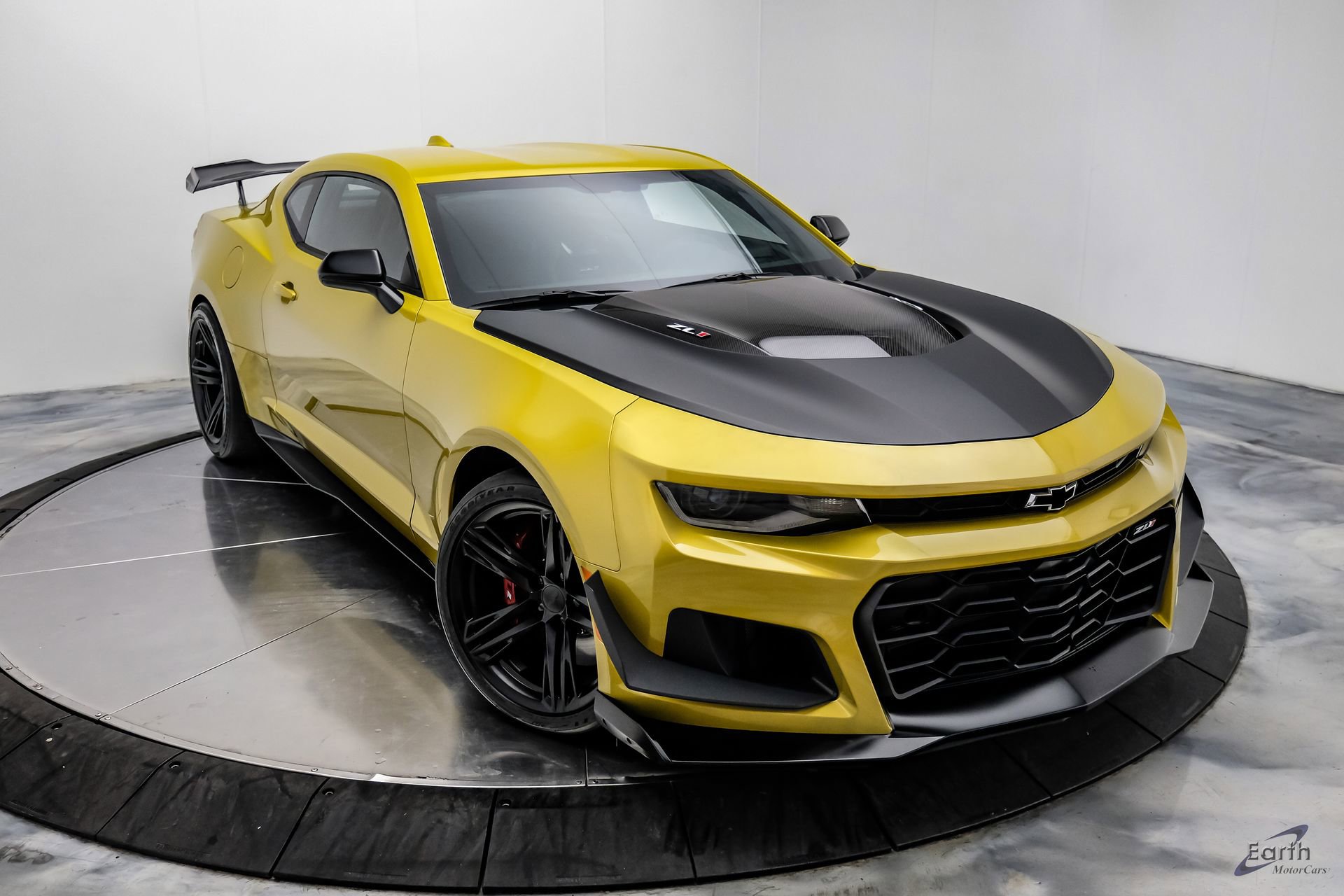Used 2024 Chevrolet Camaro ZL1 RWD image 30