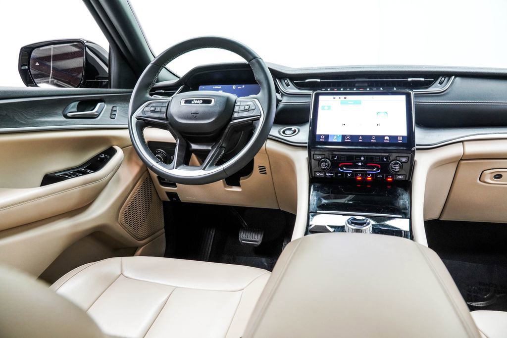 Used 2023 Jeep Grand Cherokee L Limited image 24