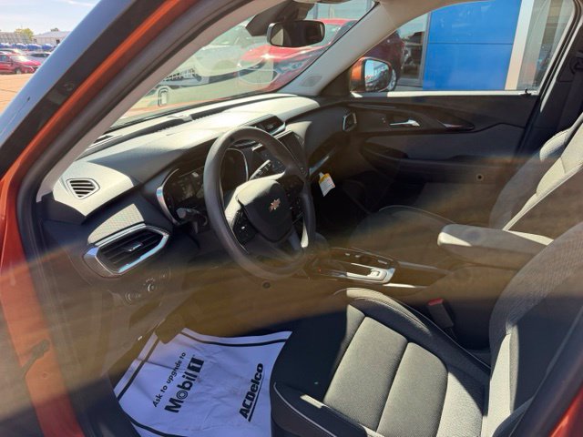 Certified 2022 Chevrolet TrailBlazer LT w/ Driver Confidence Package AWD/4WD image 17