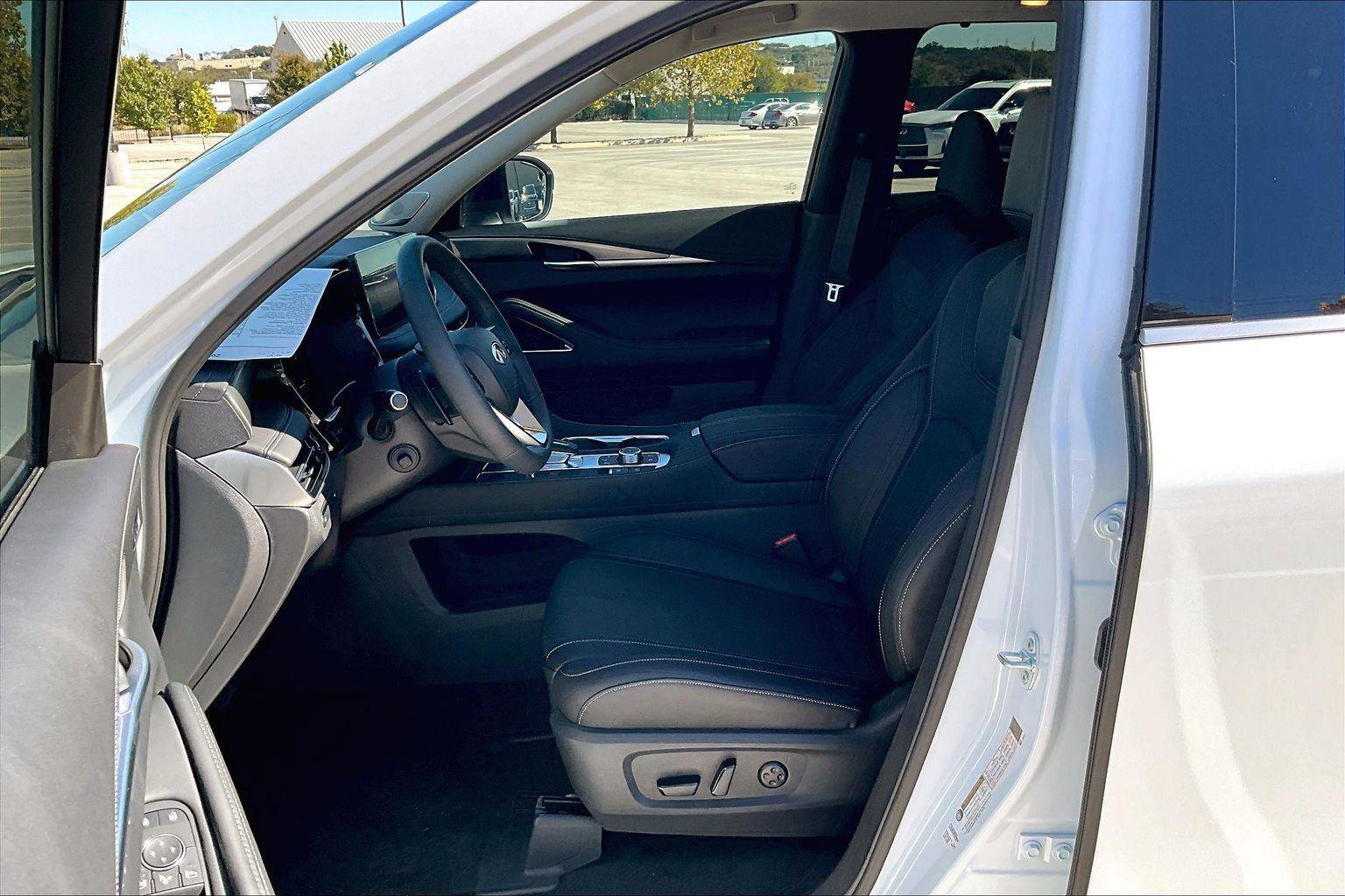 New 2026 INFINITI QX60 Luxe image 13