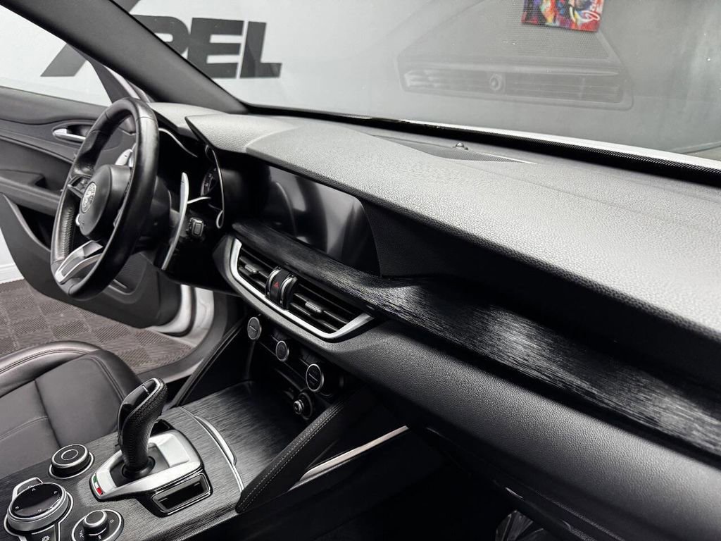 Used 2023 Alfa Romeo Stelvio Sprint image 52