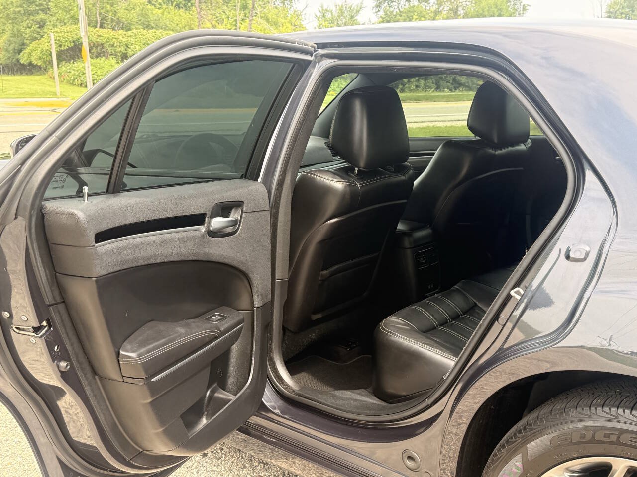Used 2018 Chrysler 300 S AWD/4WD image 22
