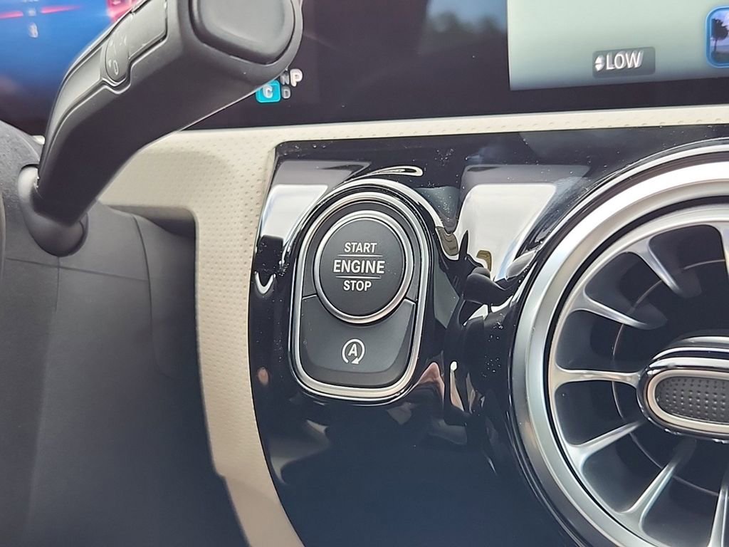 New 2025 Mercedes-Benz CLA 250 4MATIC image 26