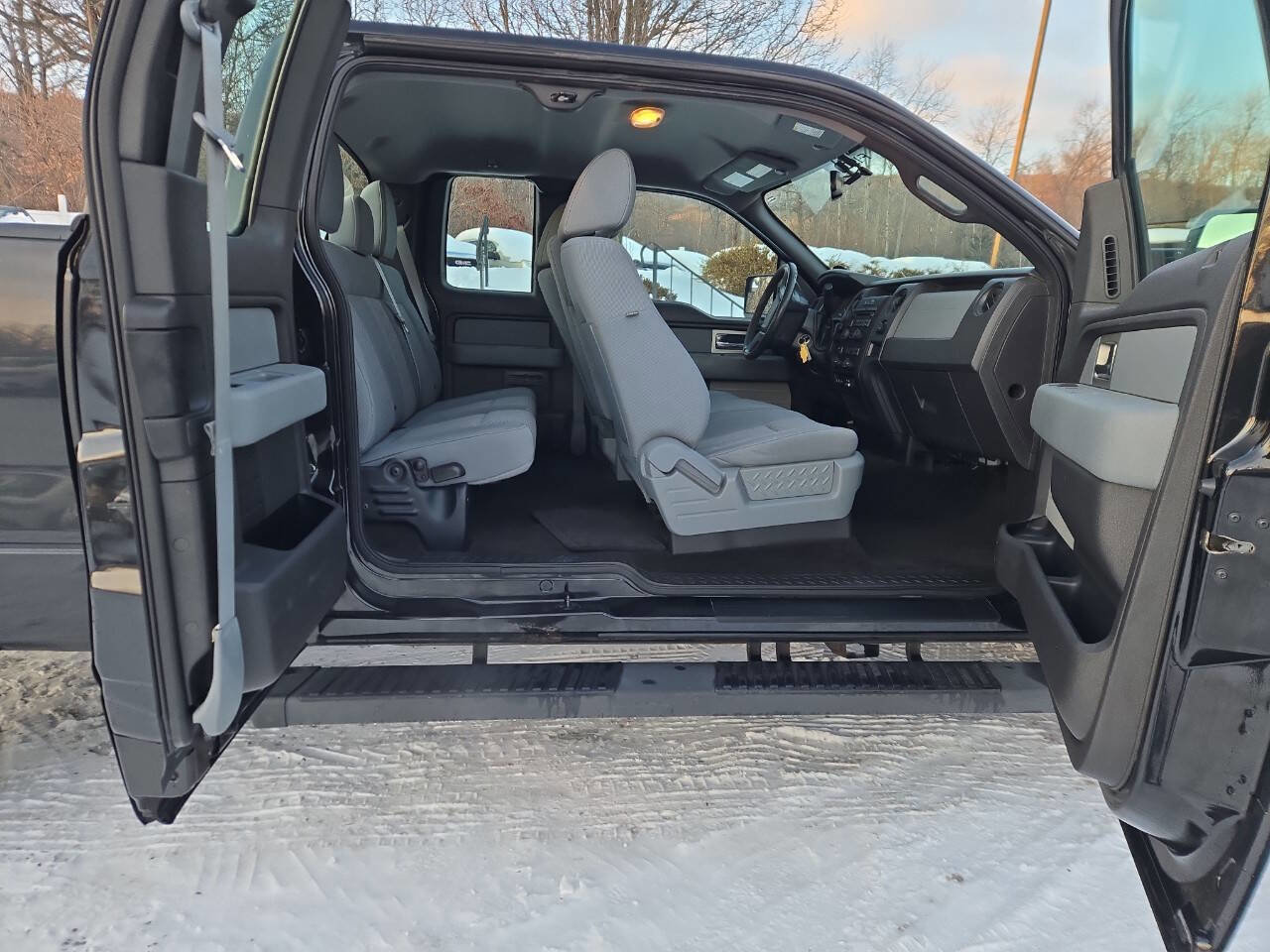 Used 2011 Ford F150 STX w/ Communications Pkg image 27