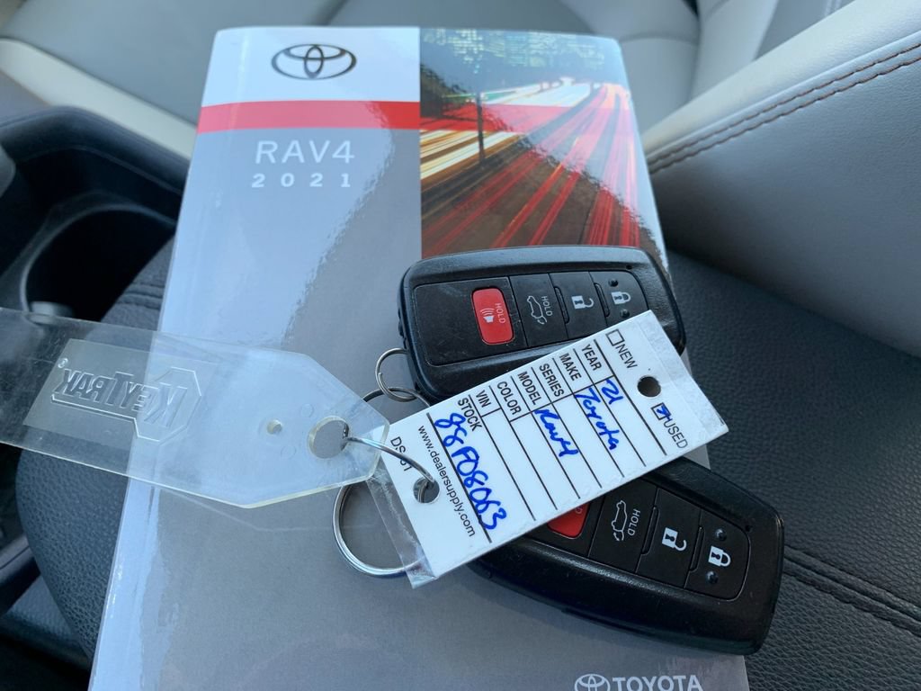 Used 2021 Toyota RAV4 XLE Premium AWD/4WD image 9