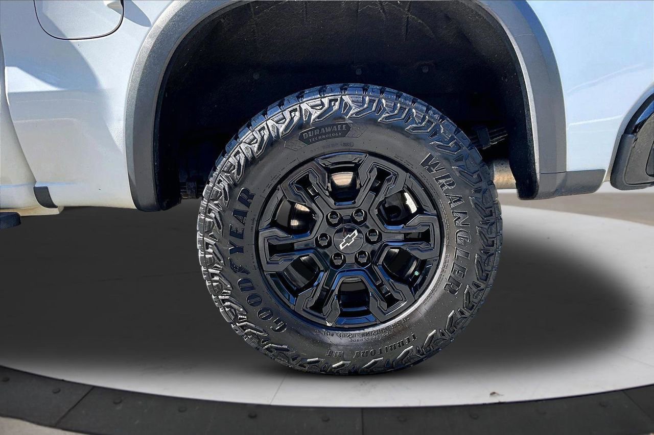 Used 2022 Chevrolet Silverado 1500 ZR2 w/ Technology Package AWD/4WD image 34