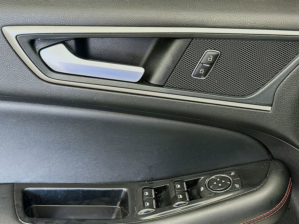 Used 2020 Ford Edge ST-Line FWD image 18