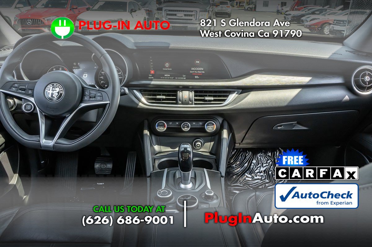 Used 2018 Alfa Romeo Stelvio AWD image 16