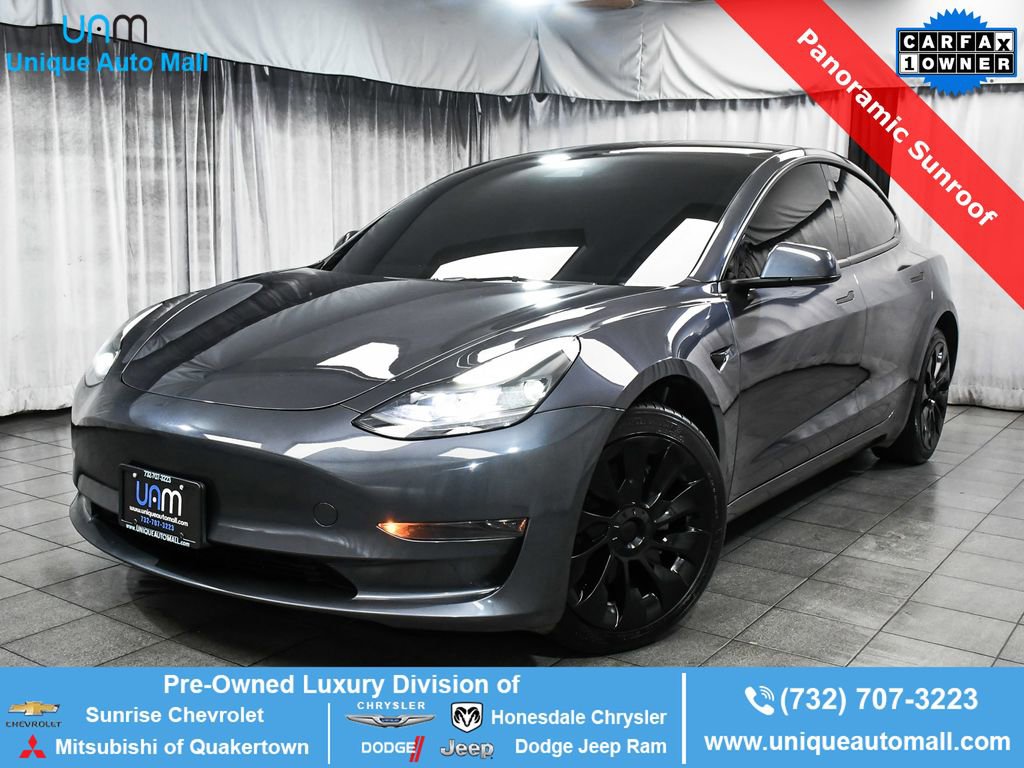 Used 2023 Tesla Model 3 Standard Range image 1
