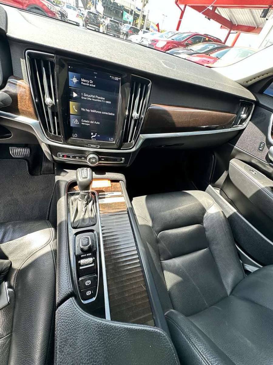 Used 2018 Volvo S90 T5 Momentum w/ Convenience Package FWD image 13