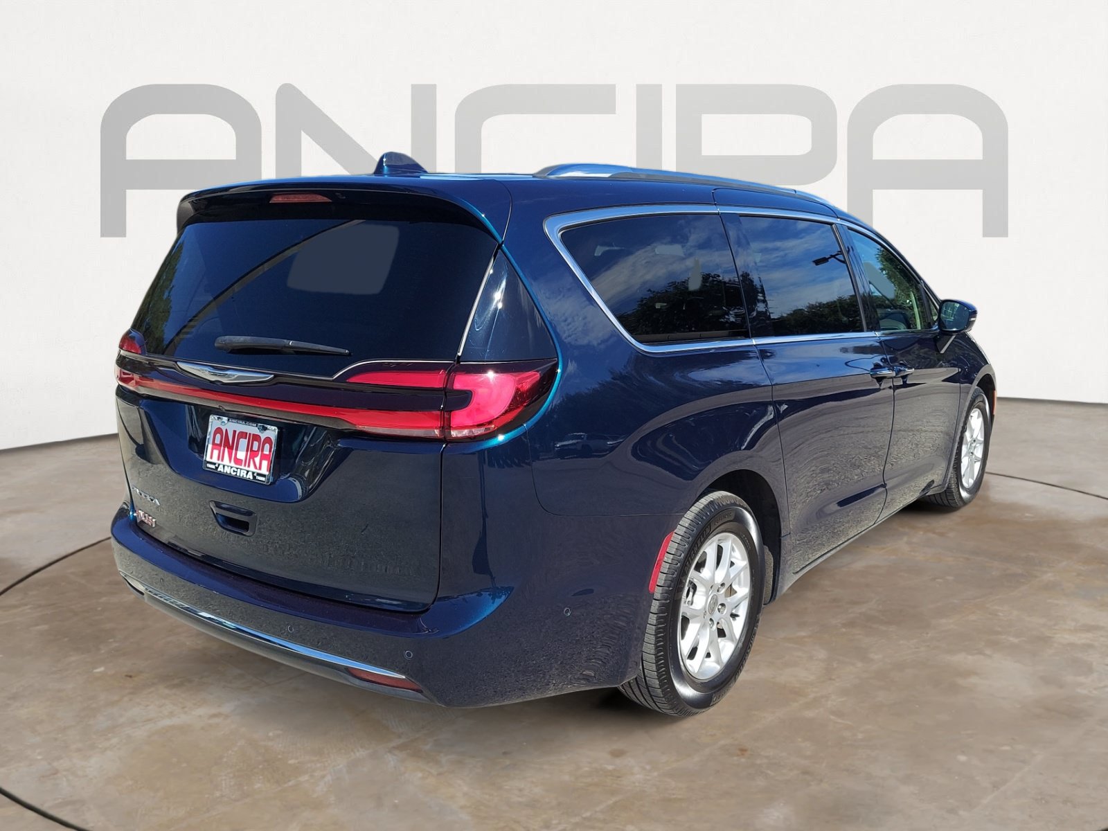 Used 2021 Chrysler Pacifica Touring-L w/ Uconnect Theater Family Group FWD image 10