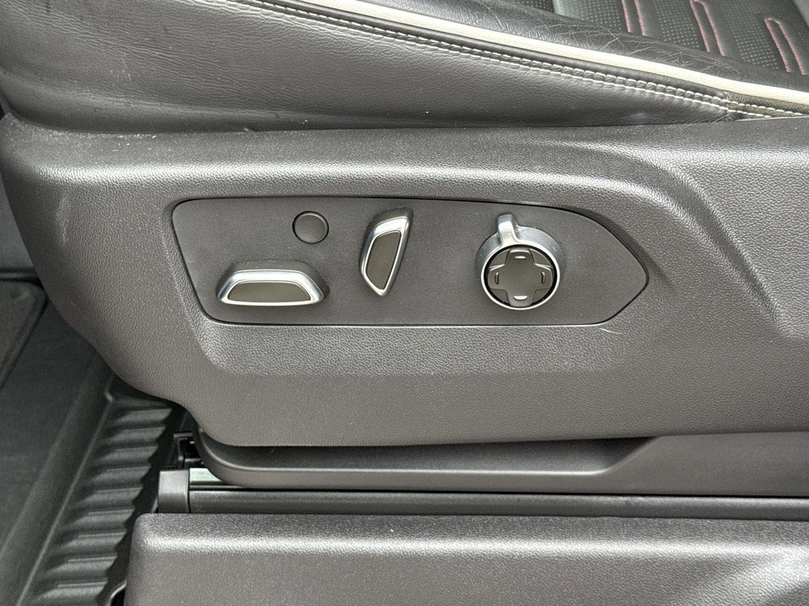 Used 2024 GMC Sierra 1500 AT4X image 18