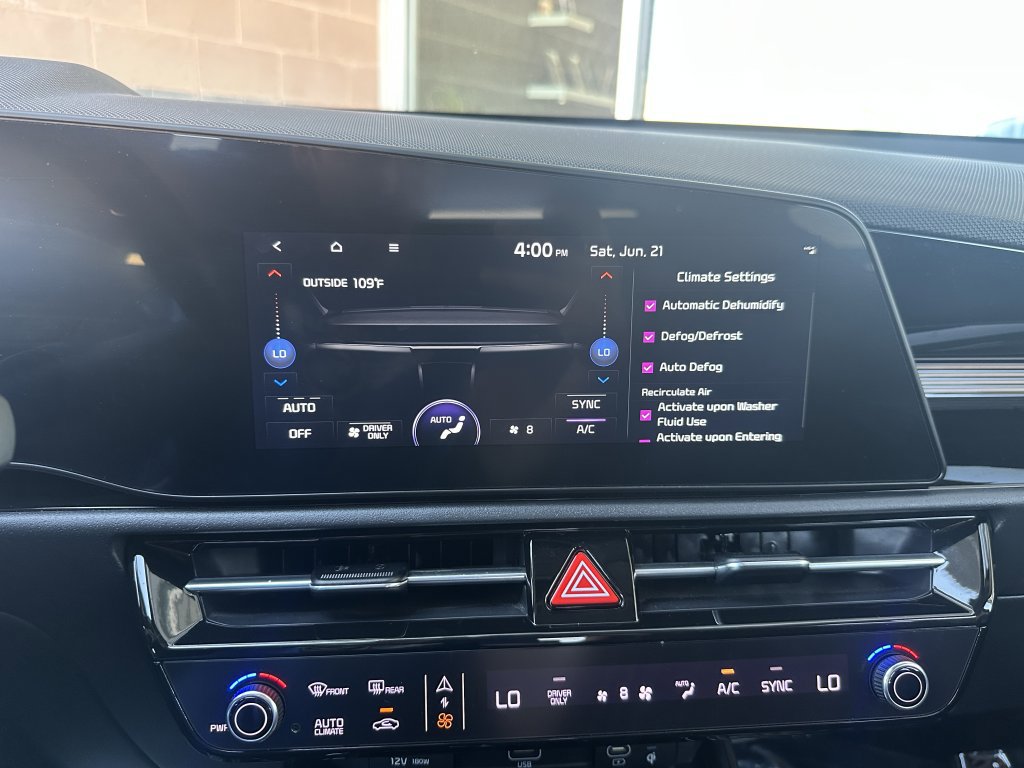 Used 2023 Kia Niro EX Touring image 27