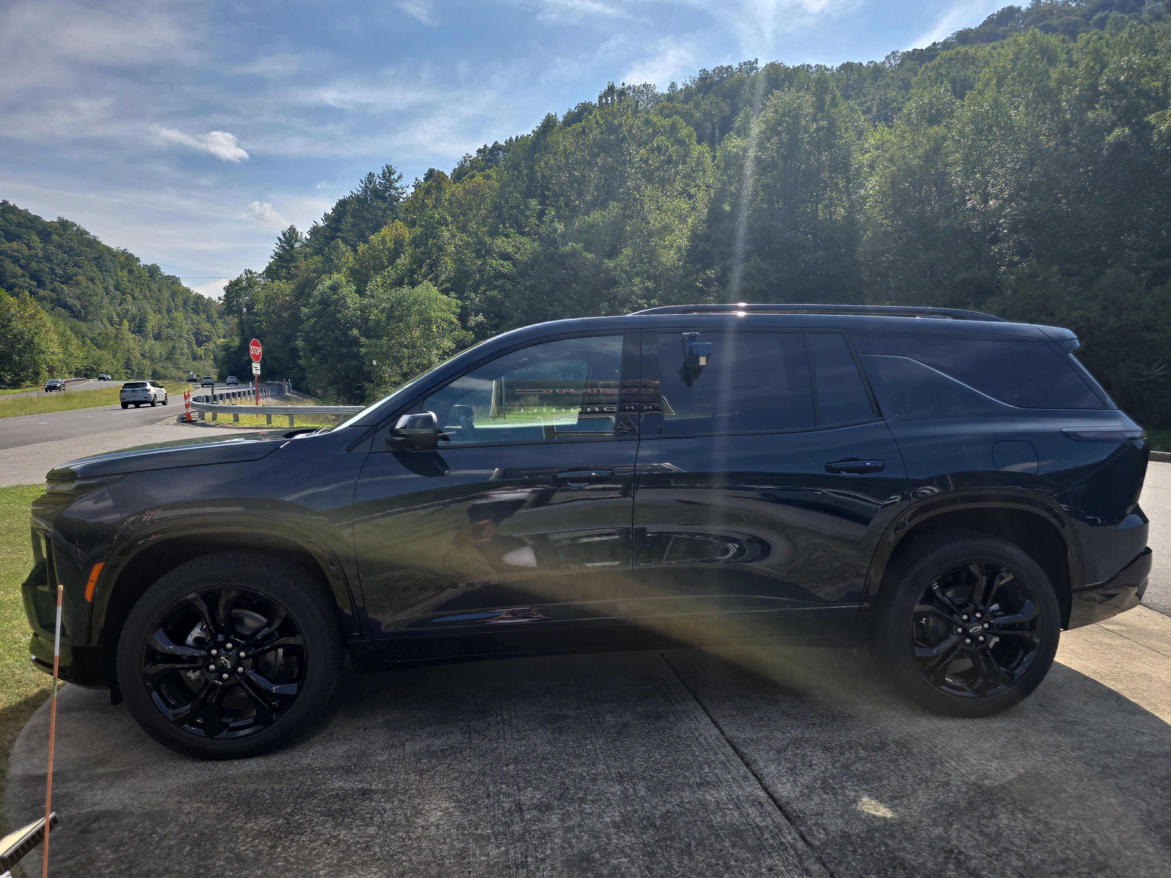 New 2027 Chevrolet Traverse RS w/ LPO, Floor Liner Package AWD/4WD image 5