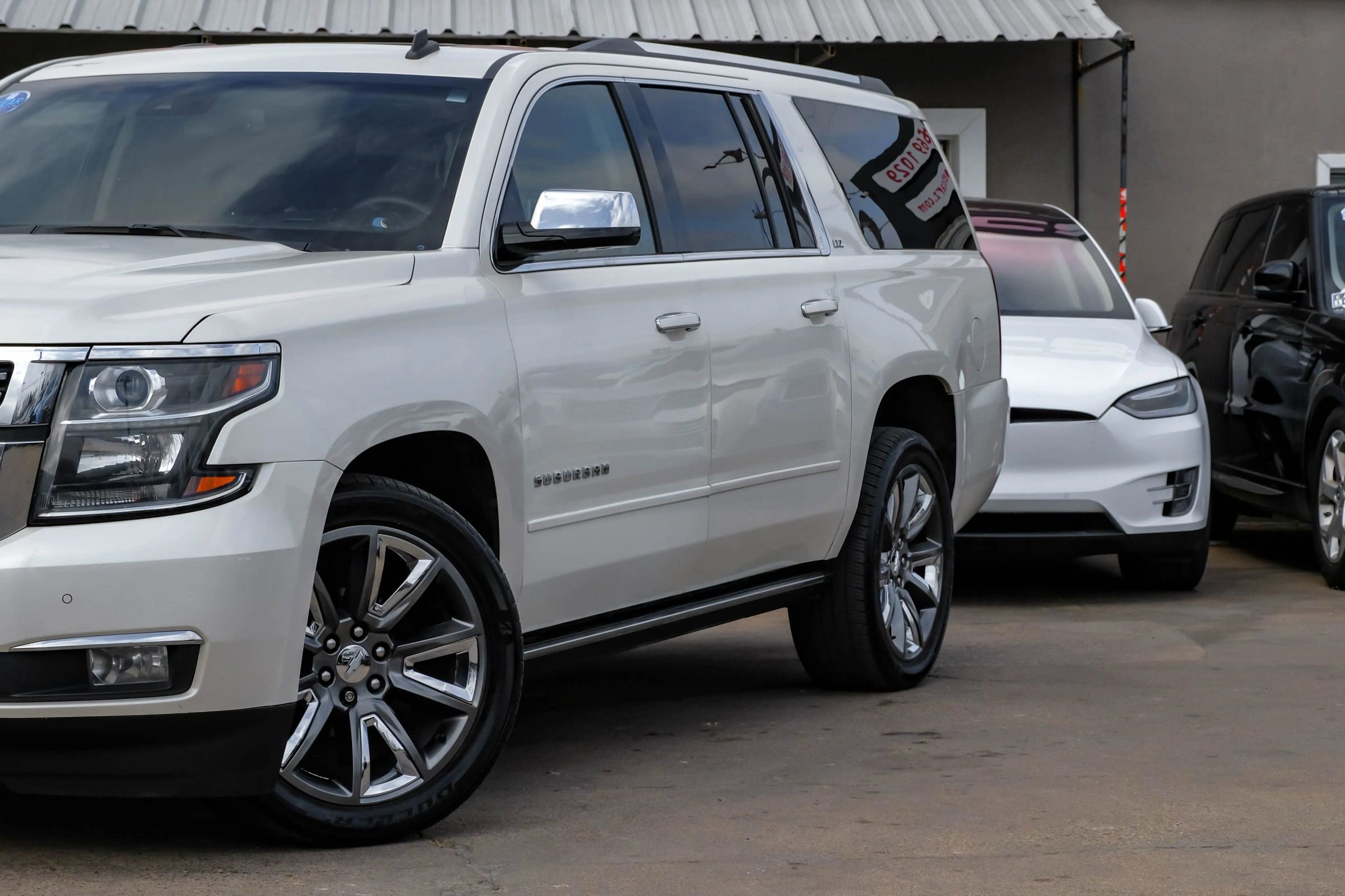 Used 2015 Chevrolet Suburban LTZ image 7
