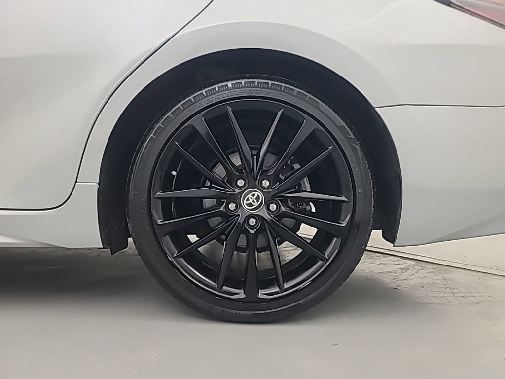 Used 2022 Toyota Camry XSE FWD image 11