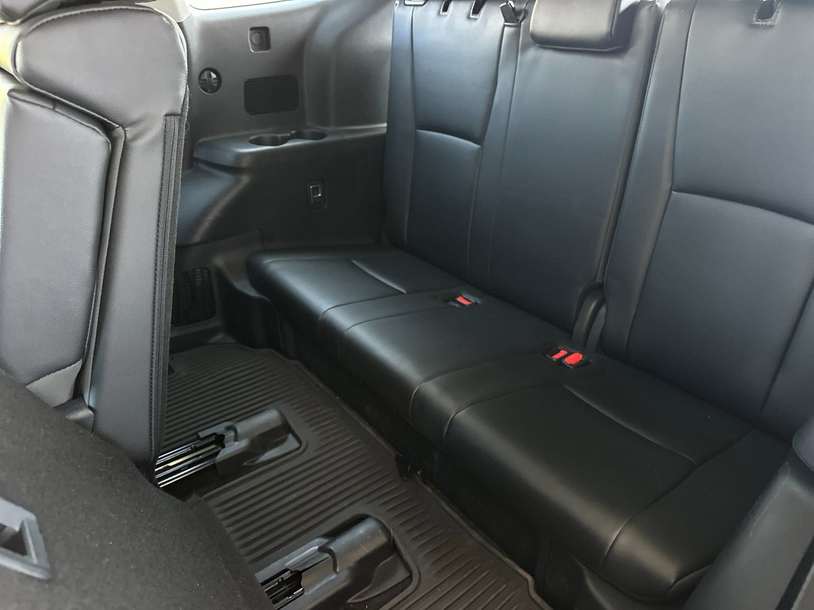 Used 2025 Toyota Highlander XLE AWD/4WD image 14