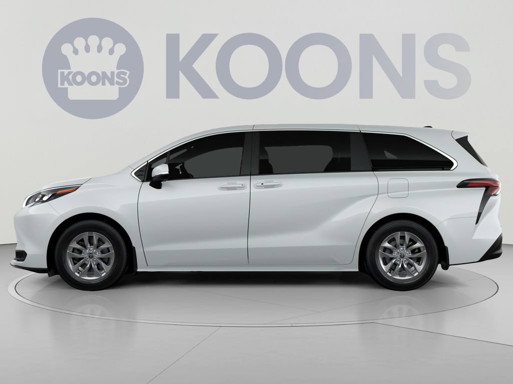 New 2026 Toyota Sienna LE FWD image 5