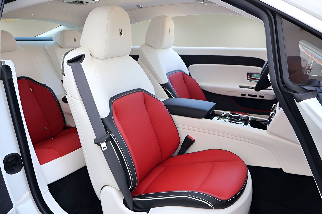 New 2026 Rolls-Royce Spectre image 23