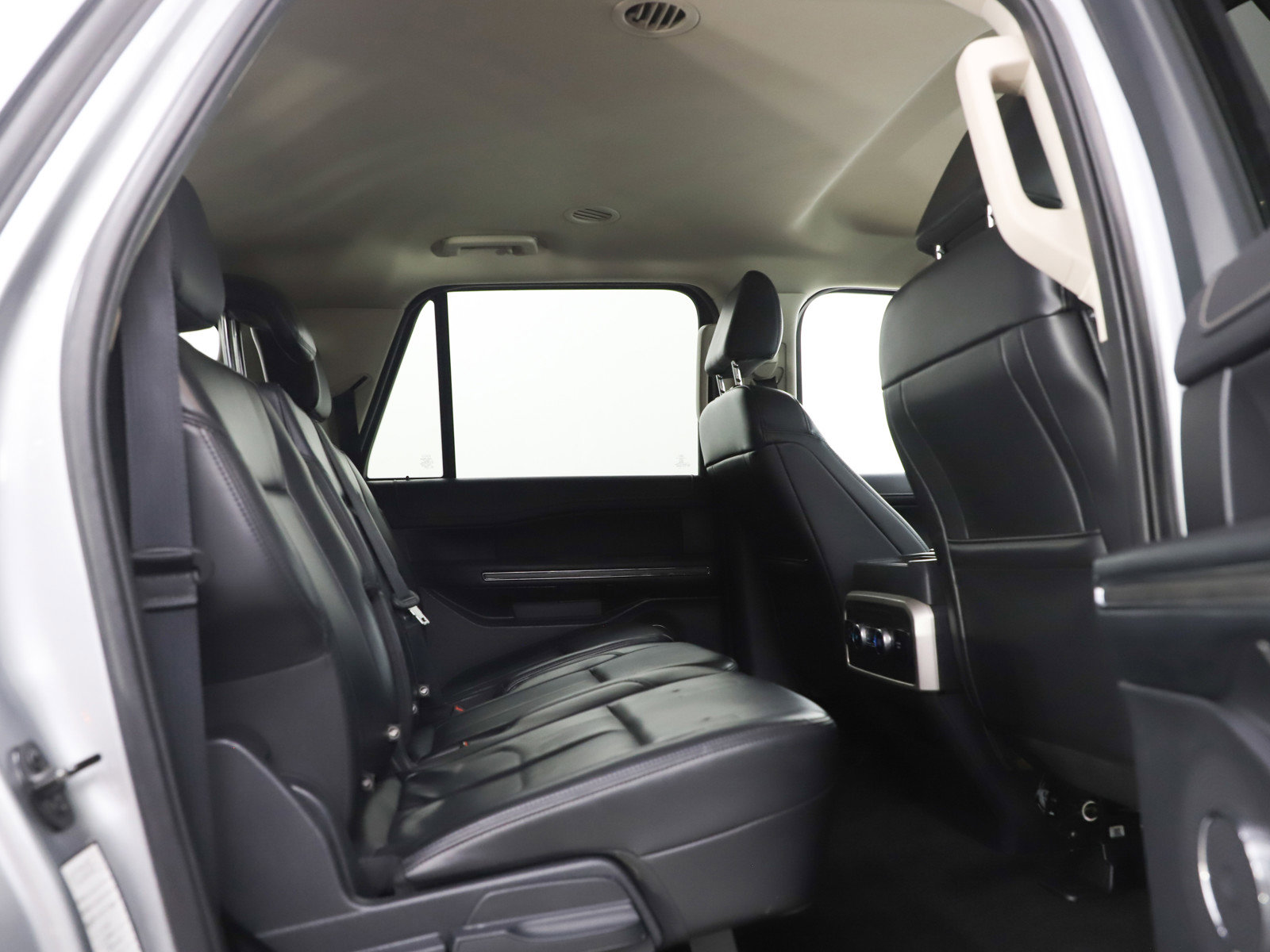 Used 2023 Ford Expedition Max XLT image 12