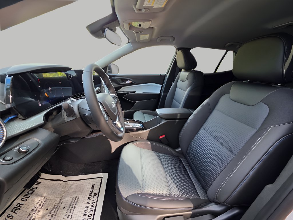 New 2026 Chevrolet Trax LT w/ Midnight Edition FWD image 16
