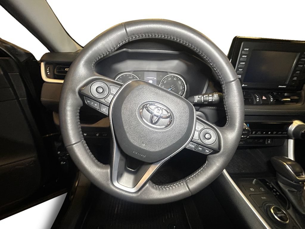 Used 2022 Toyota RAV4 XLE Premium AWD/4WD image 12