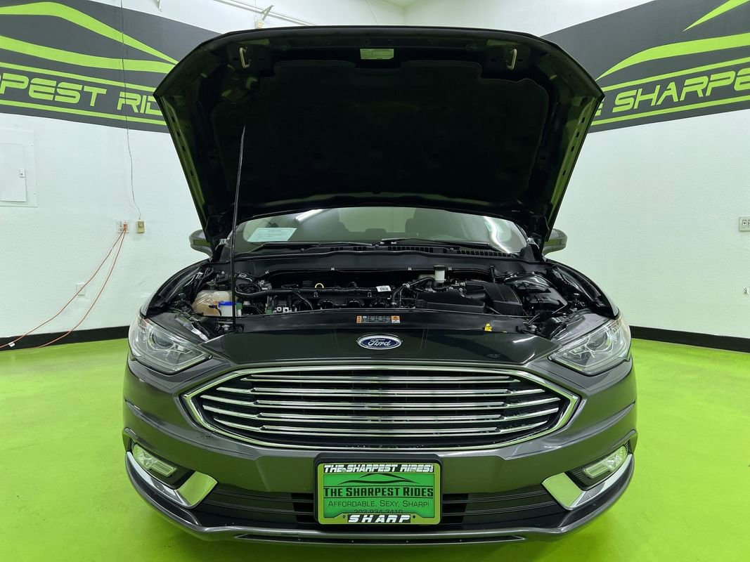 Used 2017 Ford Fusion SE FWD image 4